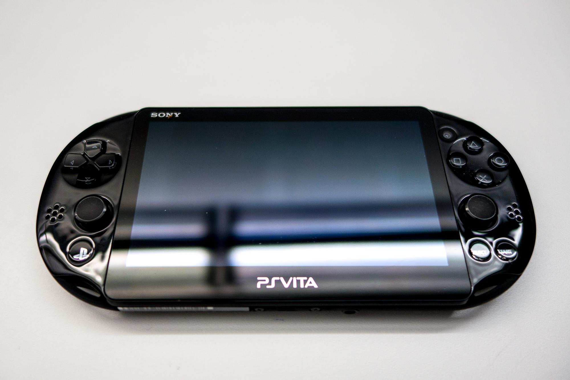 Slimmer $200 PlayStation Vita now available in North America 